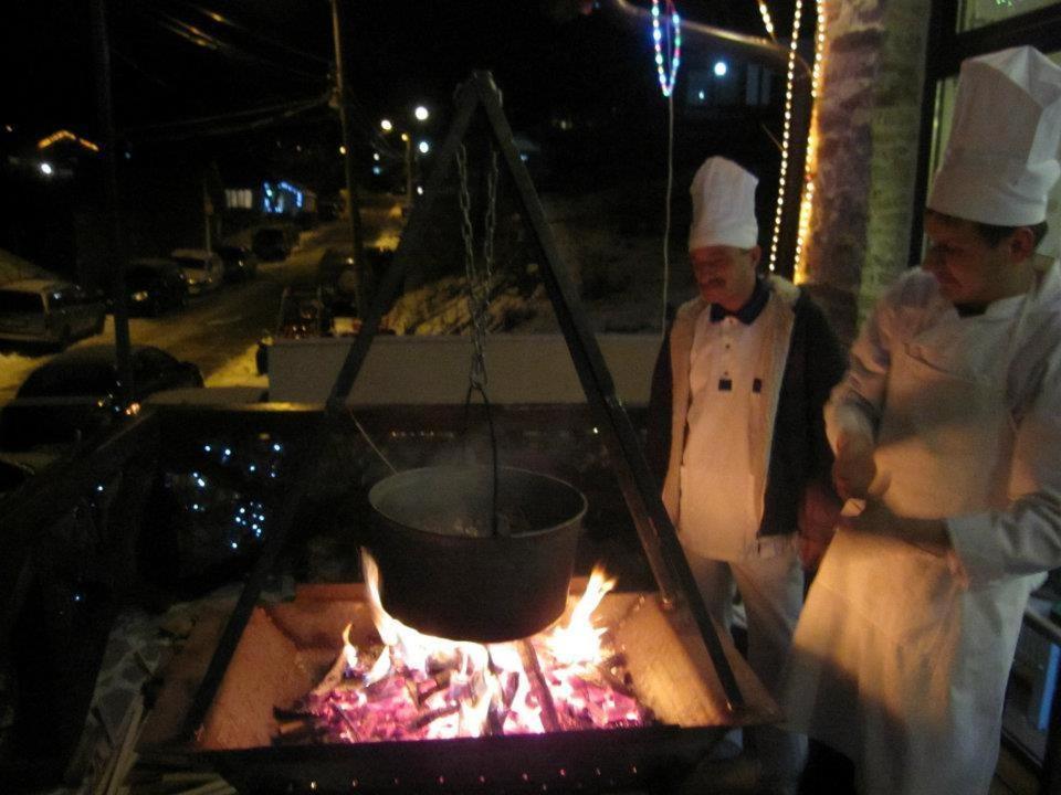 Hotel Magic Club Buşteni Esterno foto