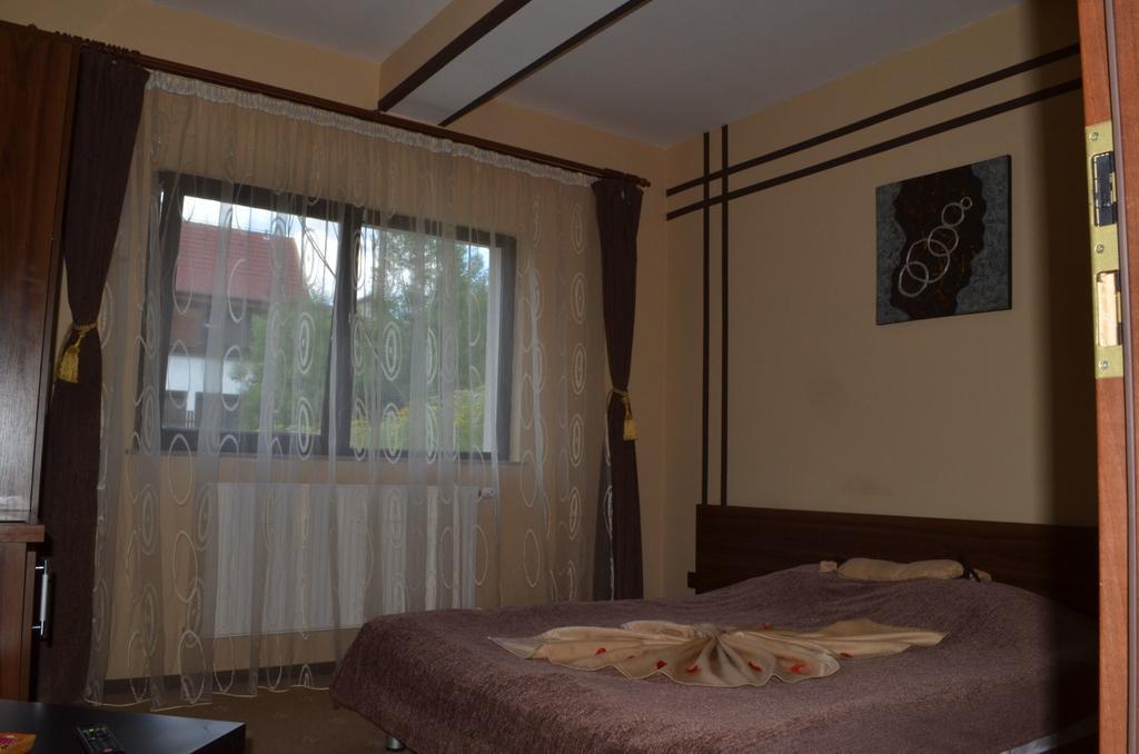 Hotel Magic Club Buşteni Esterno foto