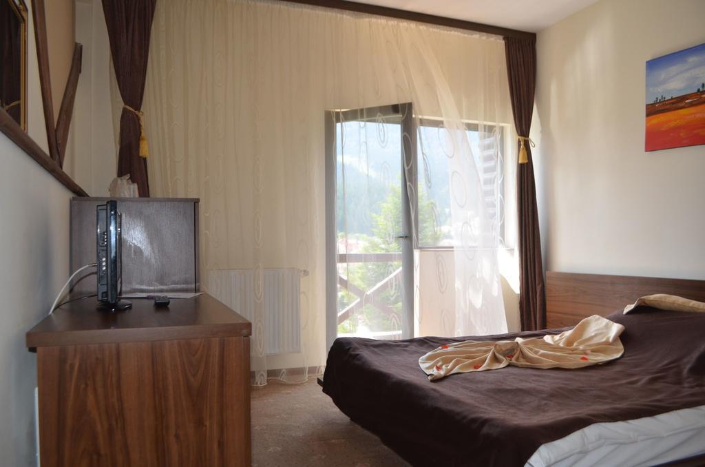 Hotel Magic Club Buşteni Esterno foto