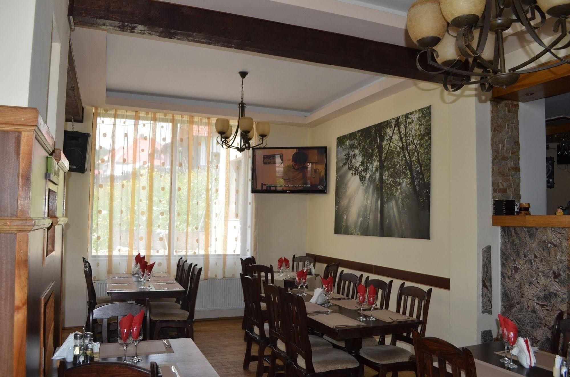 Hotel Magic Club Buşteni Esterno foto