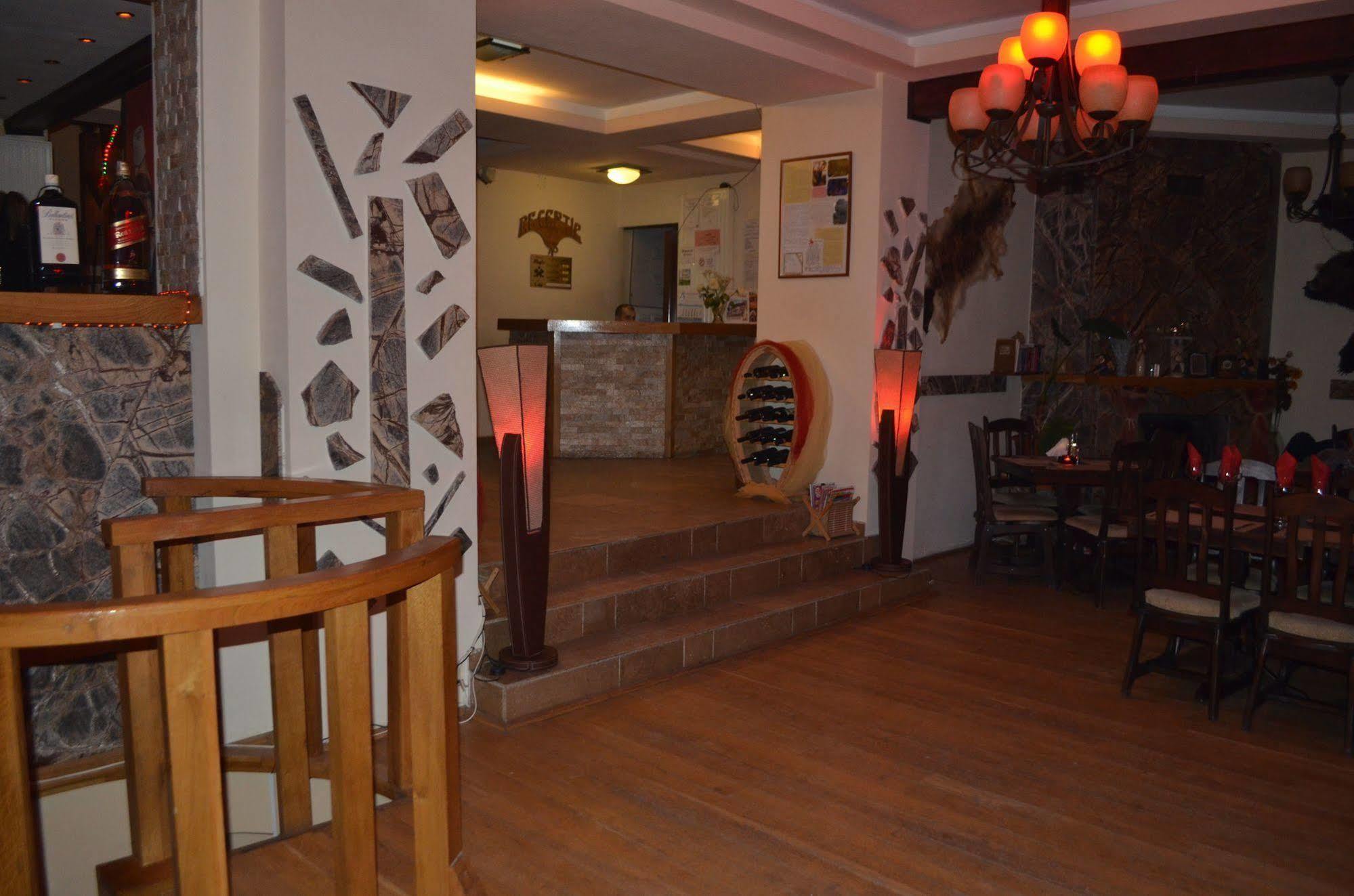 Hotel Magic Club Buşteni Esterno foto