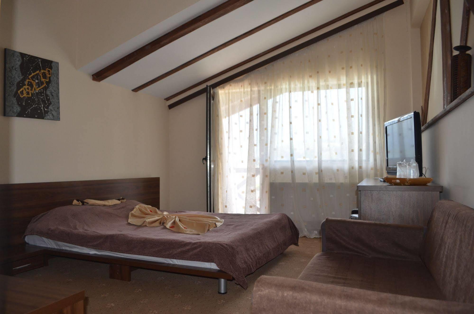 Hotel Magic Club Buşteni Esterno foto