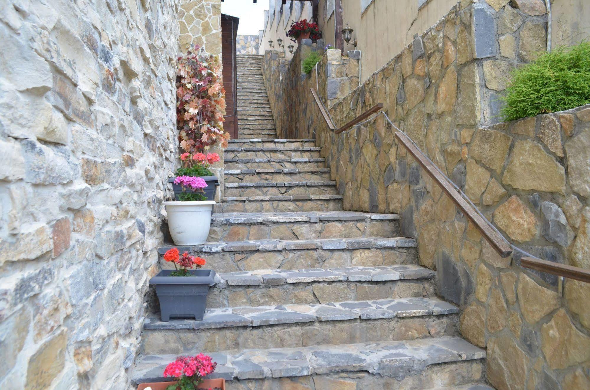 Hotel Magic Club Buşteni Esterno foto
